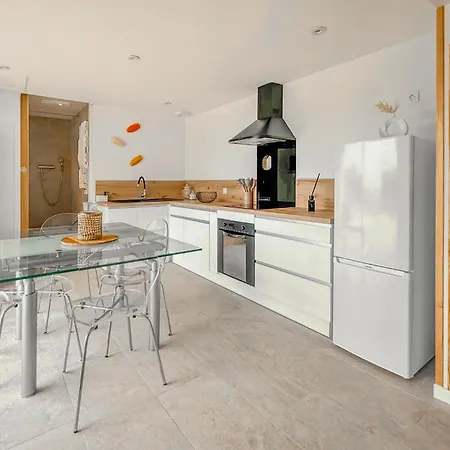Holiday home Awesome In With House A Mountain View Salavas